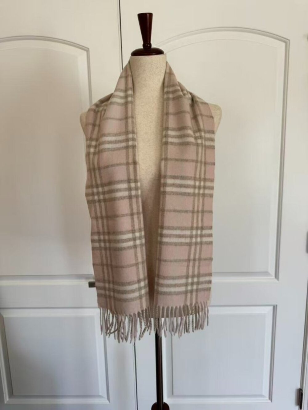 100% Authentic Burberry Cashmere Pink plaid scarf